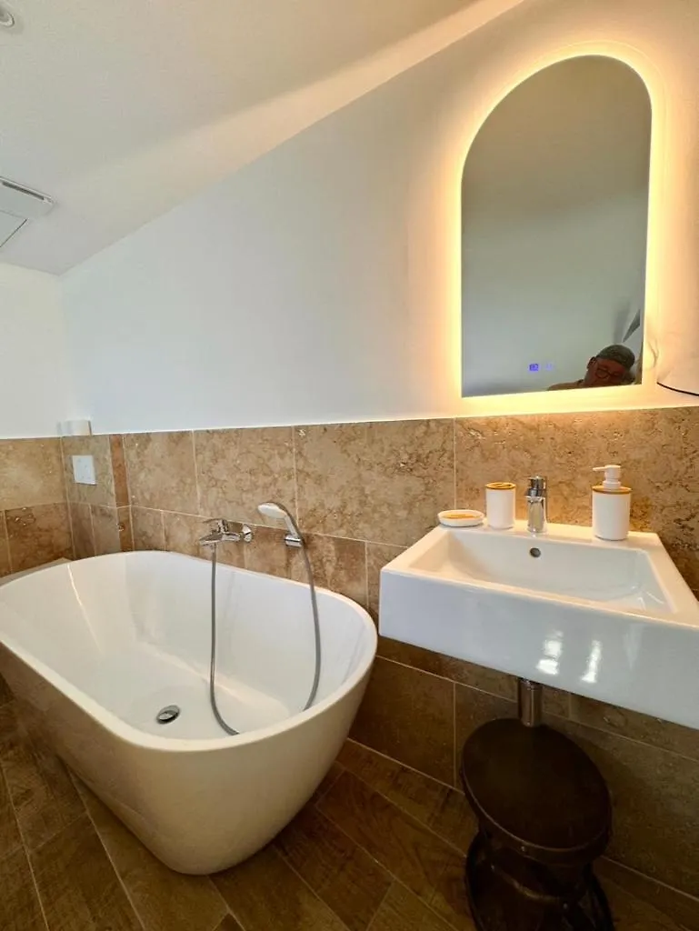 Le Buisson Cache Hotel